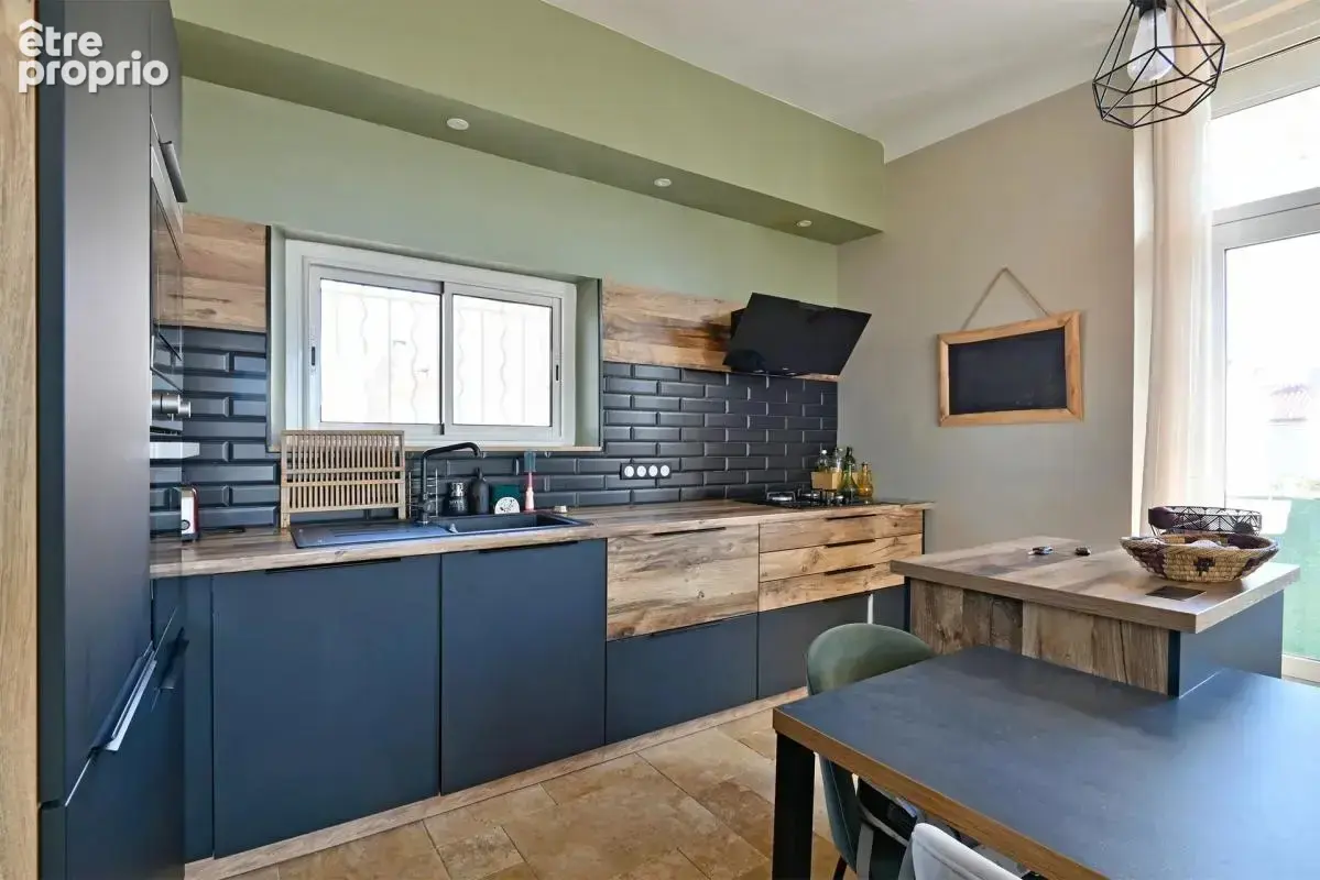 Appartement de 4 pièces de 97 m² à Nîmes - photo 5