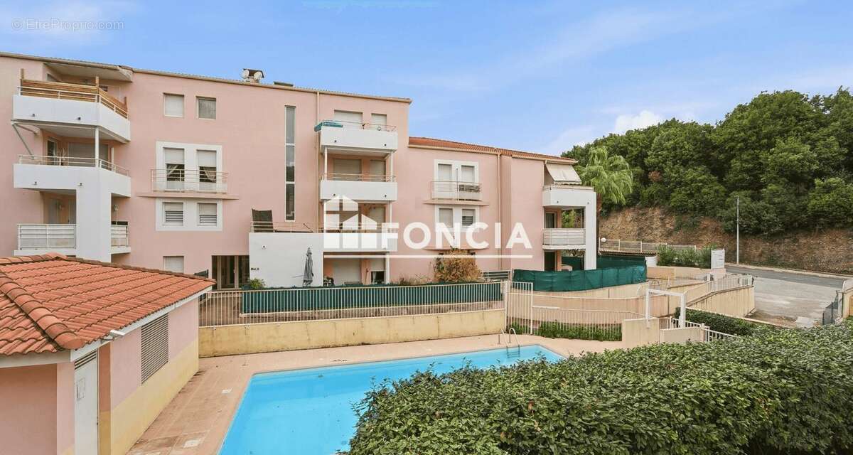 Appartement à SAINT-LAURENT-DU-VAR