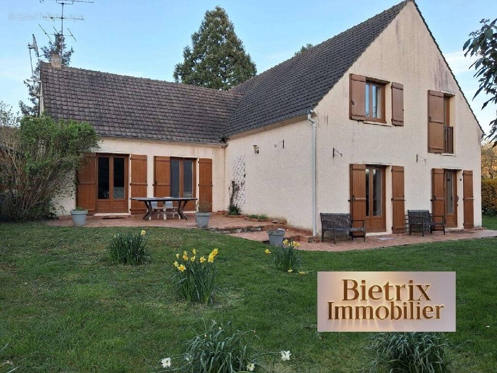 Maison à NESLES-LA-VALLEE