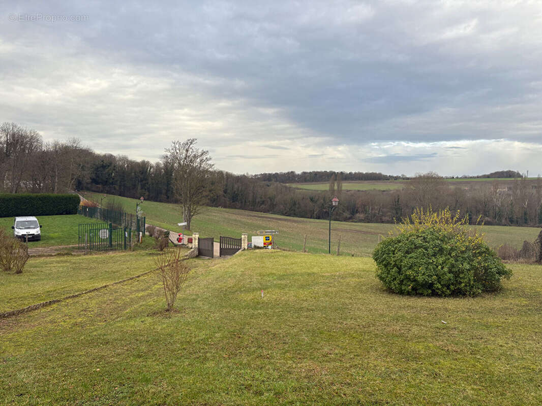 Terrain à TESSANCOURT-SUR-AUBETTE