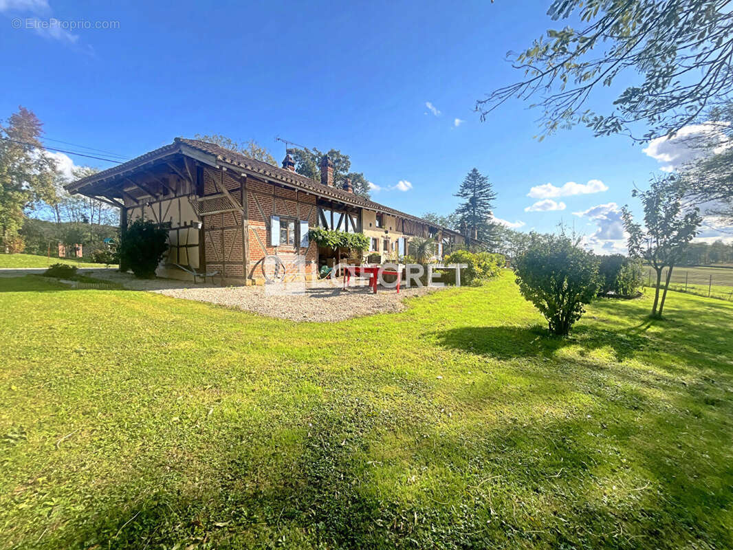 Maison à VARENNES-SAINT-SAUVEUR