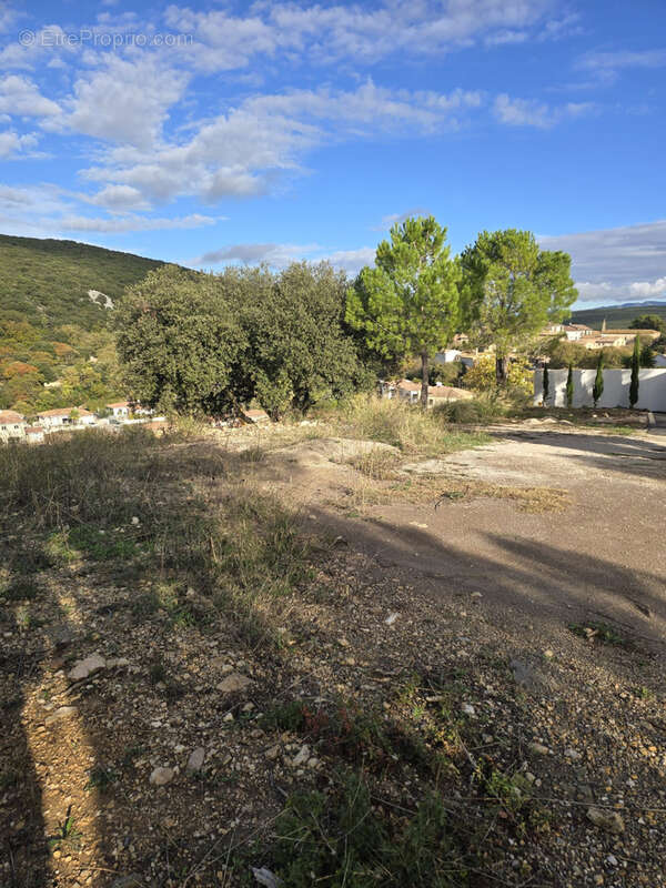 Terrain à COMBAILLAUX