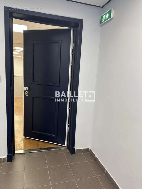 Commerce à VILLENEUVE-LOUBET