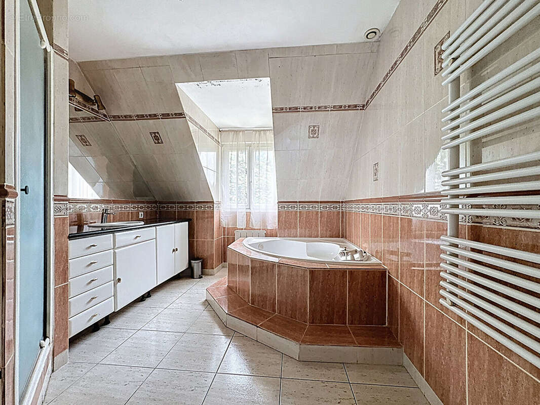 Maison à CHILLY-MAZARIN