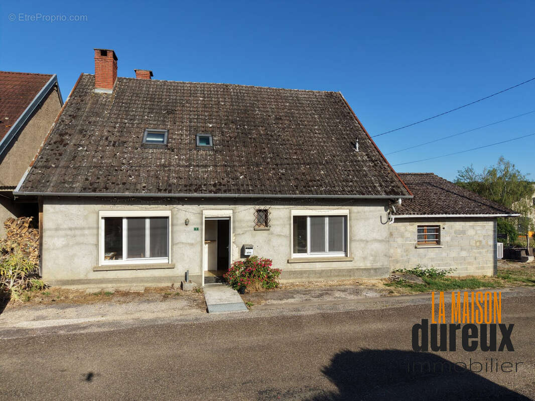 Maison 112 m² à Sauvigney-Les-Gray  - photo 2