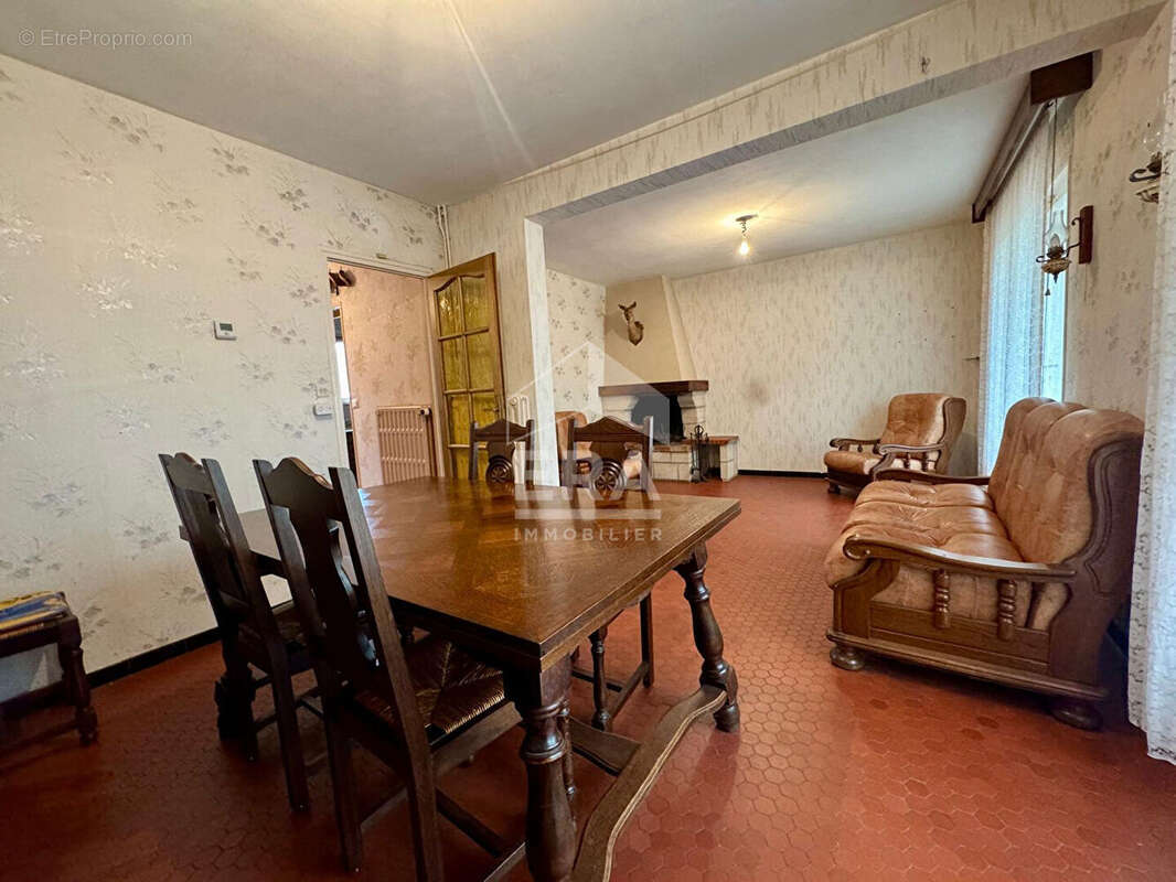 Maison à COMBS-LA-VILLE