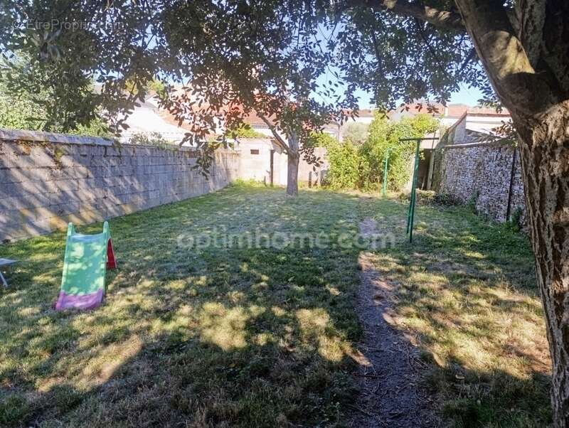 Maison à MOUILLERON-EN-PAREDS