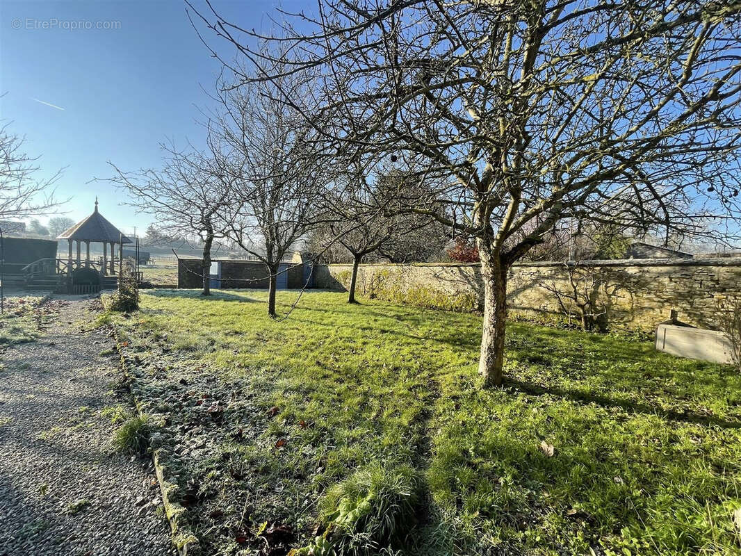 Maison à LE PIN-AU-HARAS