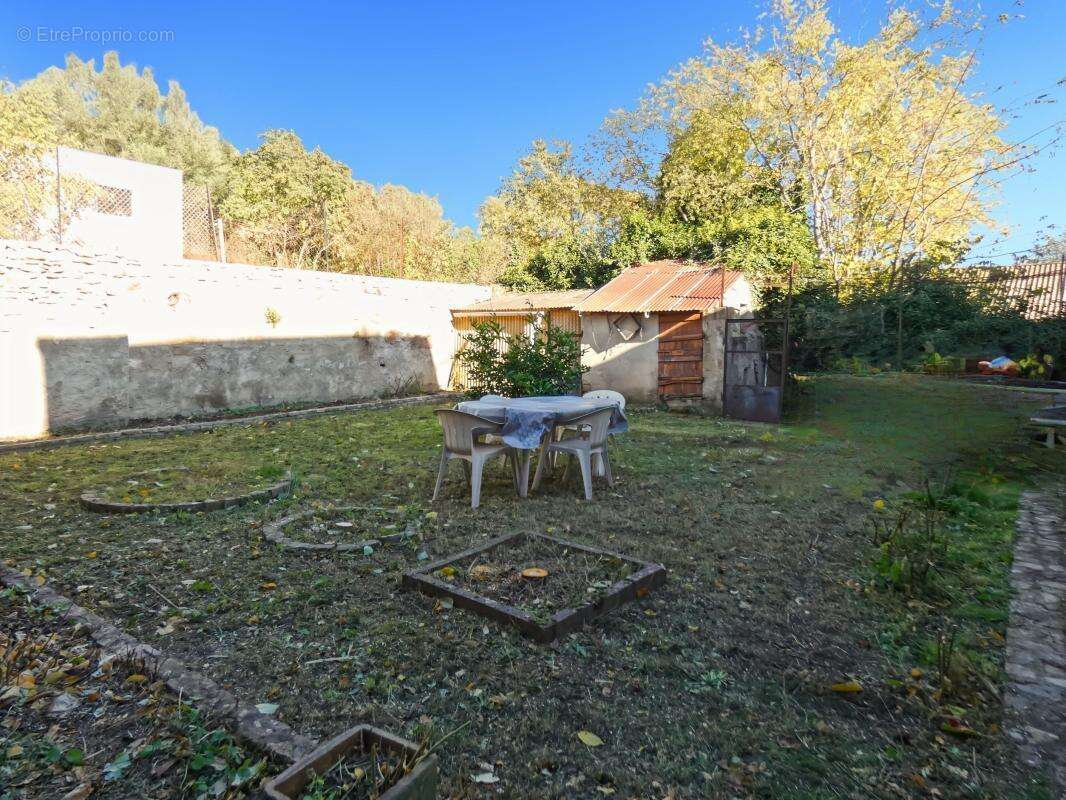 Maison à SAINT-QUENTIN-LA-POTERIE