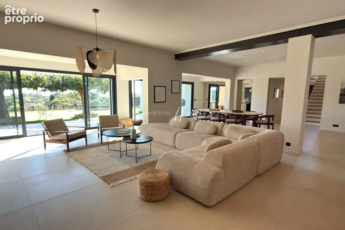 Maison 8 pièces 250 m² à vendre à La Croix-Valmer (83420) - photo 3