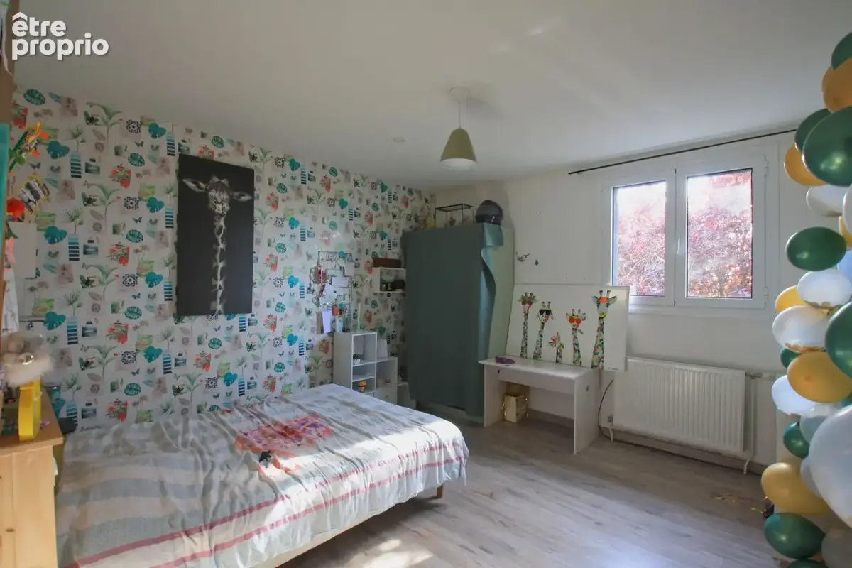 Maison rénovée,  3 chambres, sur un terrain clos de 1230 m² - photo 2