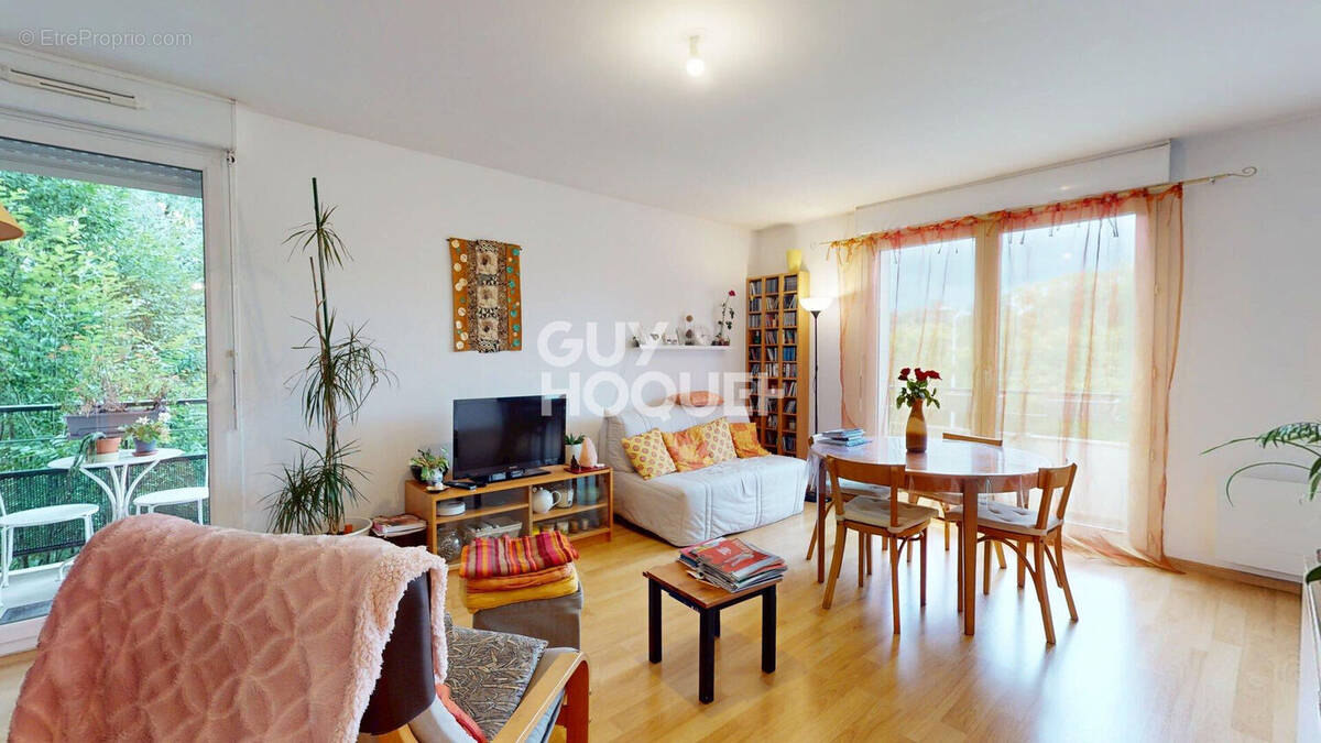 Appartement à SAINT-CYR-SUR-LOIRE