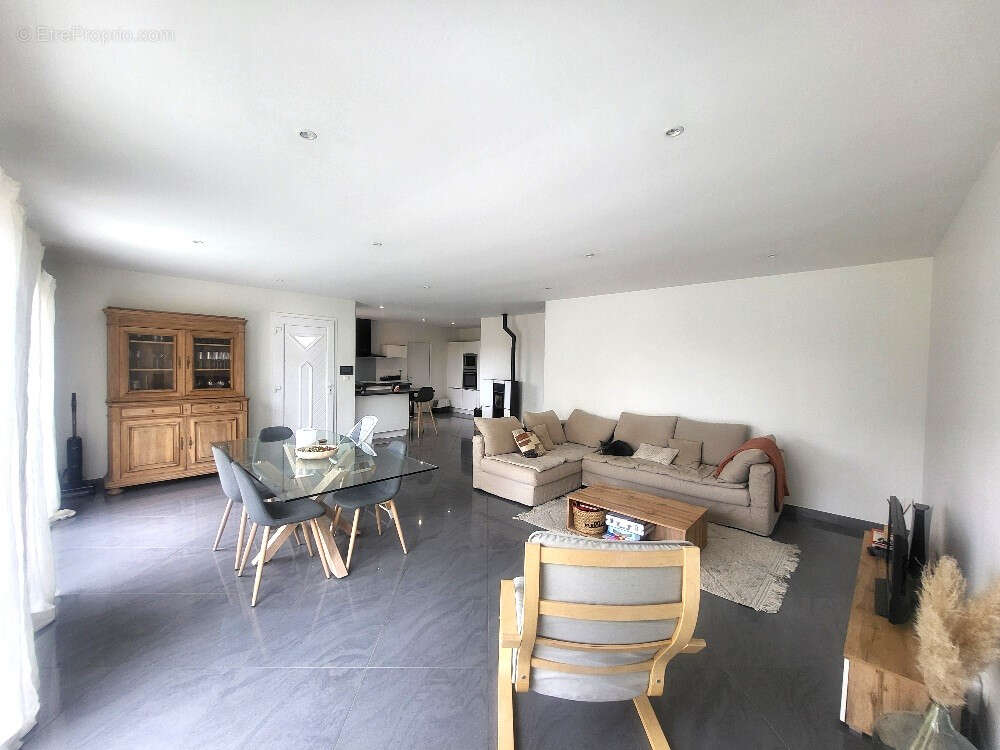 Maison à CHATILLON-SUR-CHALARONNE