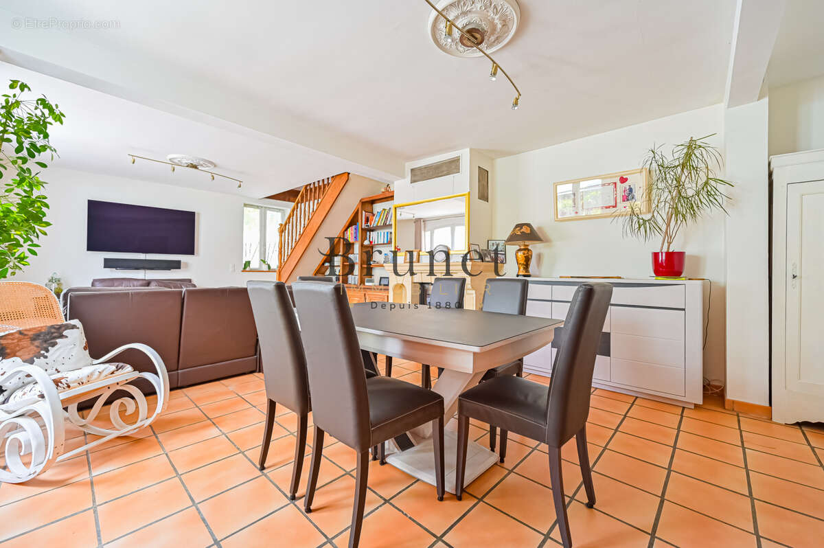 Le Parc, emplacement très recherché pour cette maison avec beaucoup de charme - photo 12
