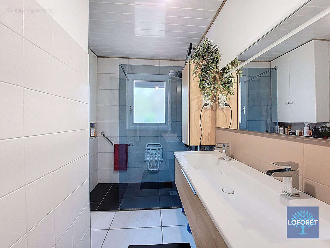 Maison à COMMEQUIERS