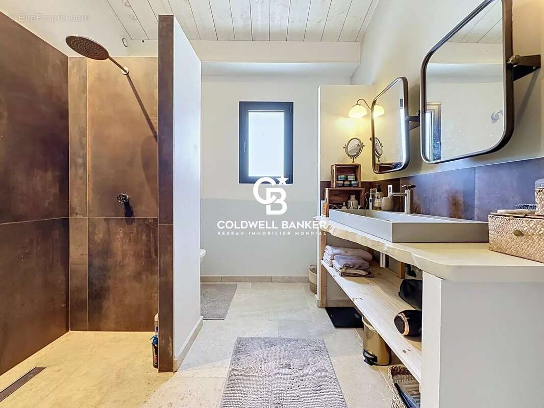 Maison à CROIX-CHAPEAU