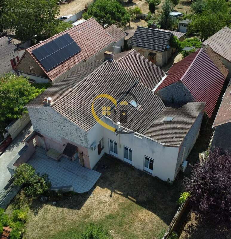 Maison de village en pierre - 124 m² - 4 chambres - terrain 2100 m² - photo 23