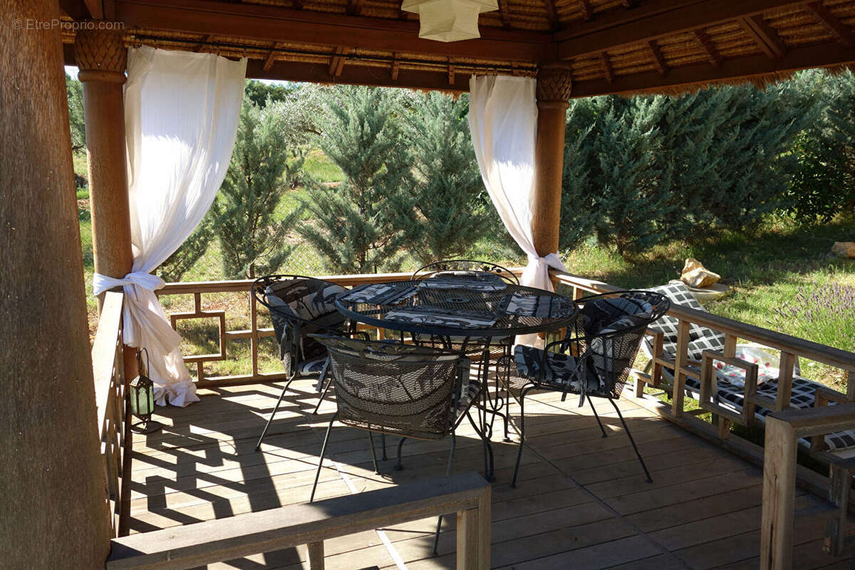 AUPS, superbe propriété comprenant une villa d'architecte ,un bastidon et piscine sur 2996 m2. - photo 15