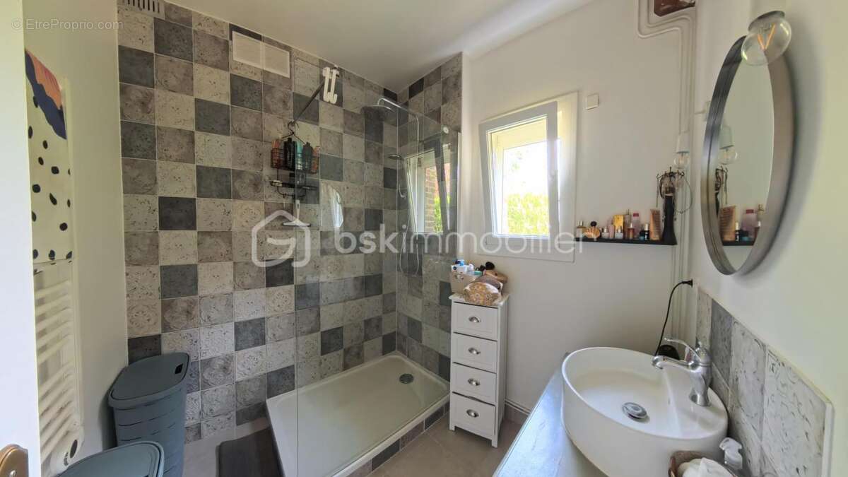 Maison familiale – 6 pièces – 3 grandes chambres – piscine - photo 12
