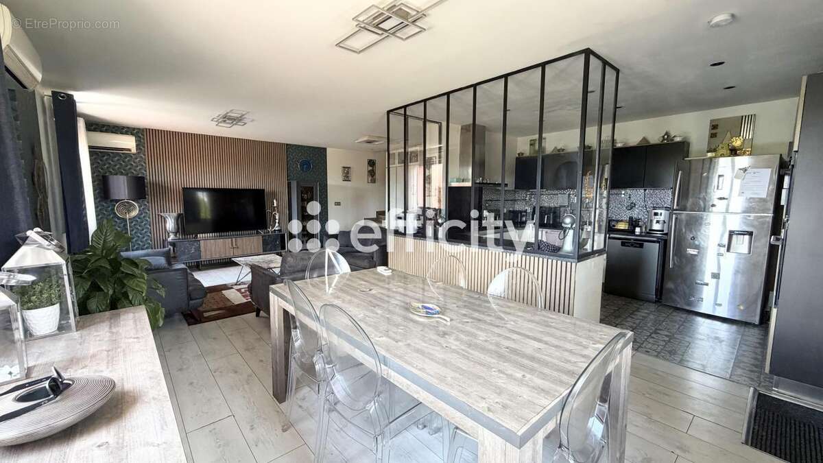 Maison 140 m² à Villeurbanne  - photo 3