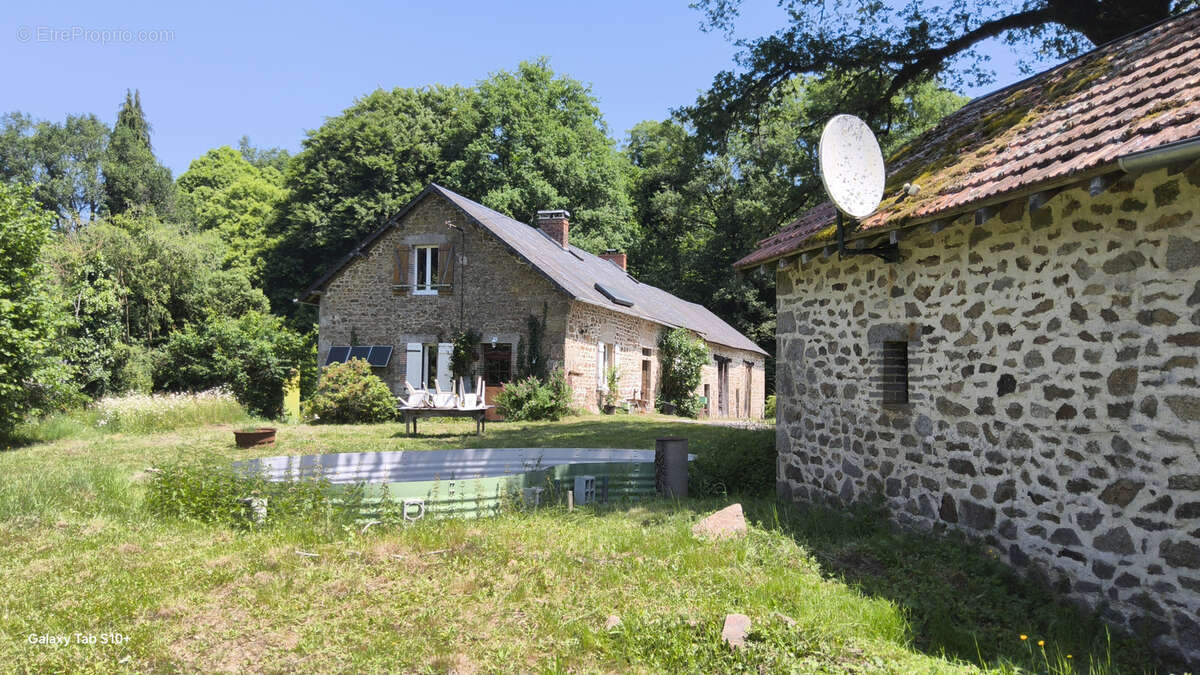 Longère avec dépendances - photo 6
