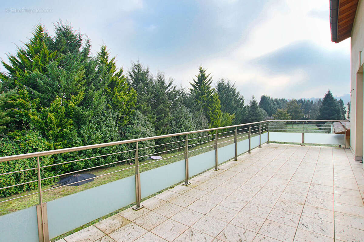 Maison à SAINT-PIERRE-DE-CHANDIEU