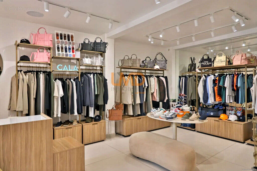 Commerce à SANARY-SUR-MER