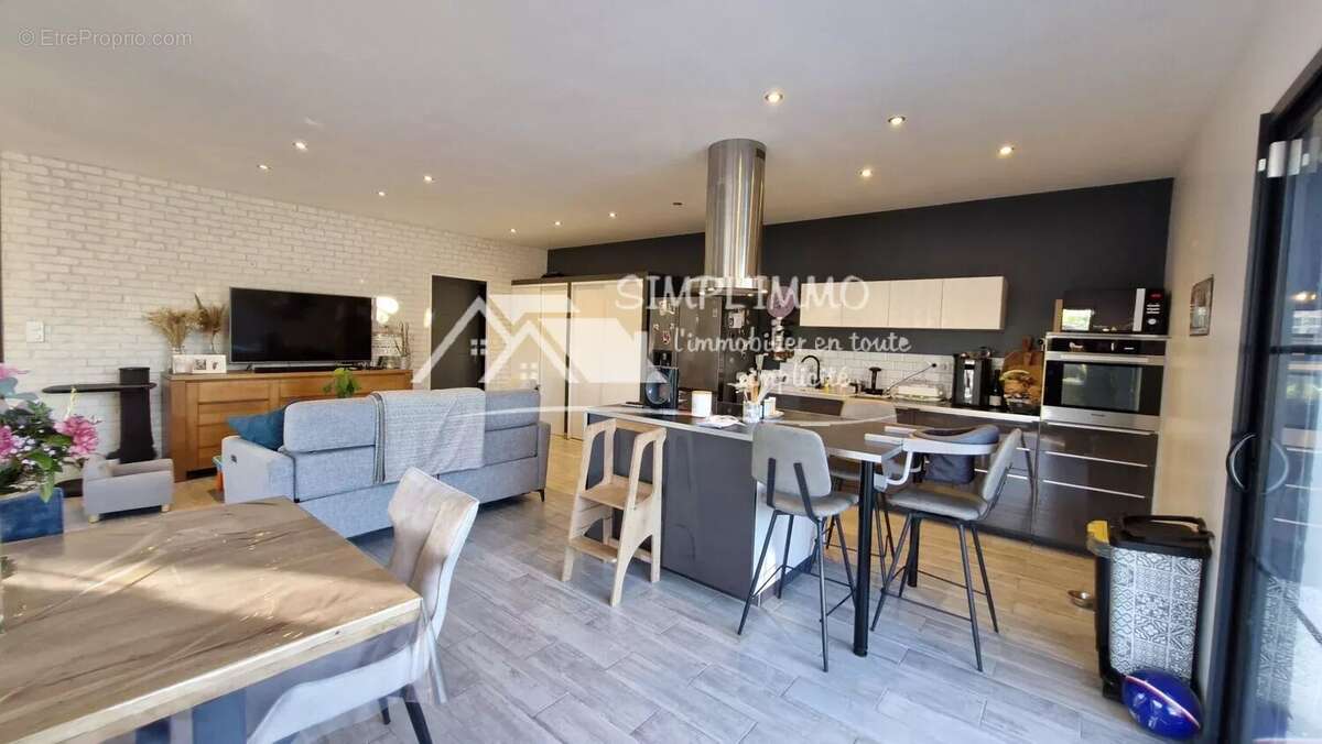 Maison à SAINT-SULPICE-D&#039;ARNOULT