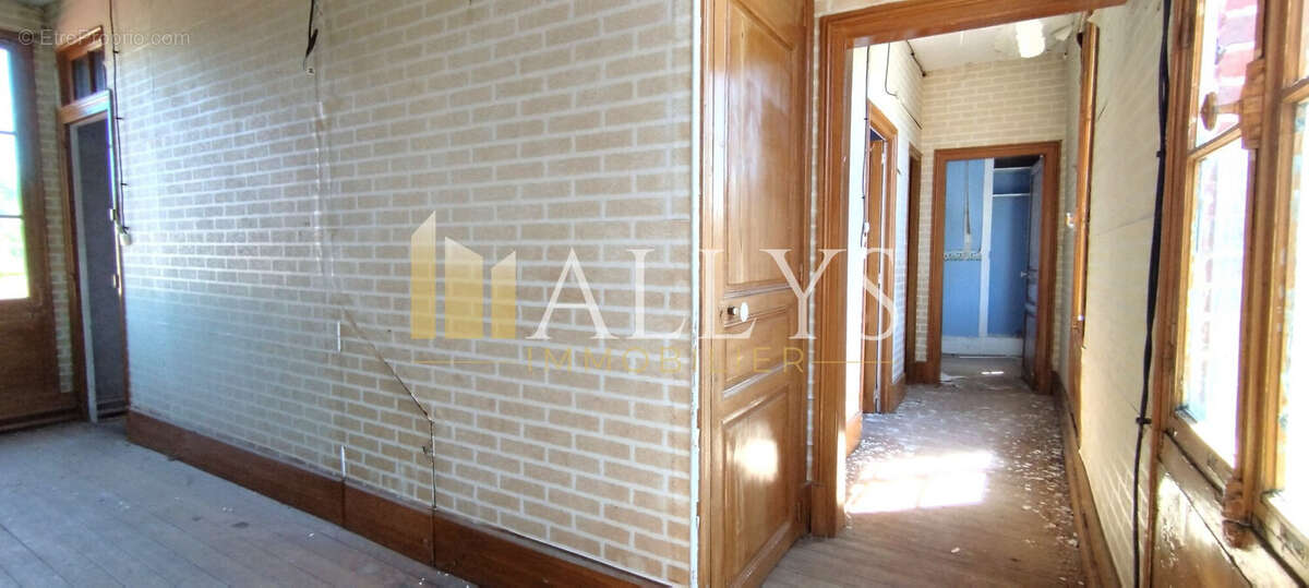 Appartement 226 m² à Serifontaine  - photo 9