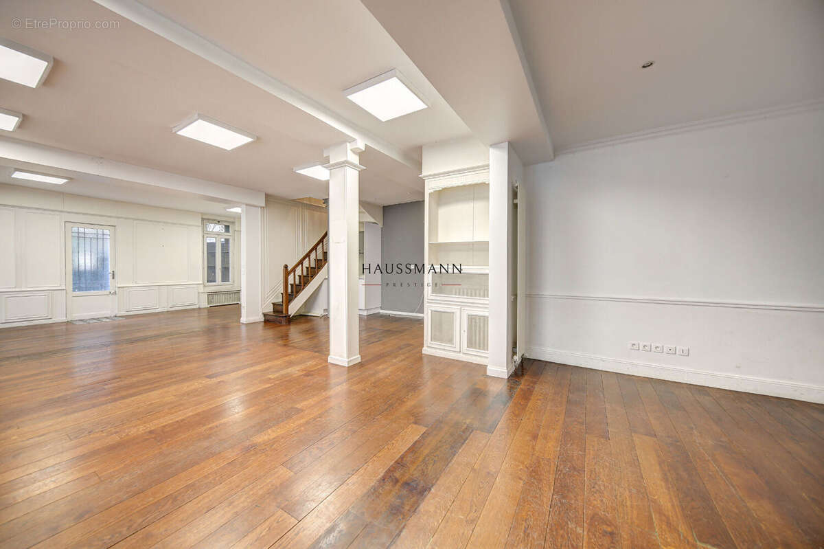 Appartement à NEUILLY-SUR-SEINE