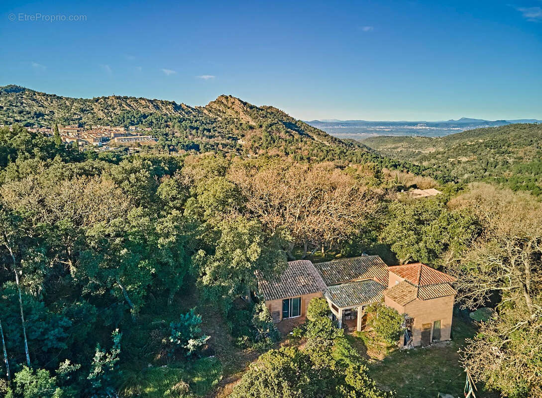 Maison à LA GARDE-FREINET