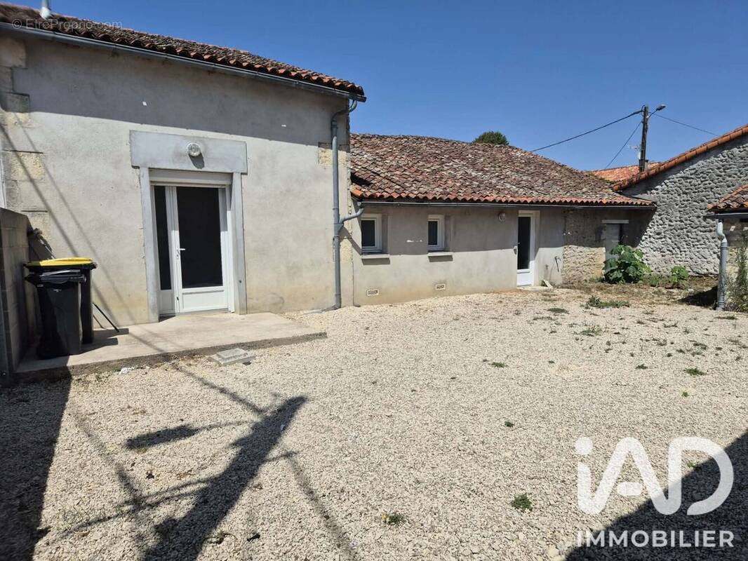 Photo 1 - Maison à SAVIGNE