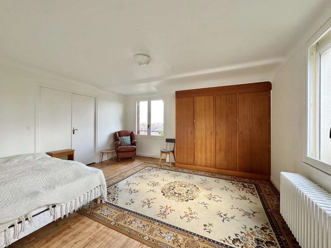 Maison à VERRIERES-LE-BUISSON