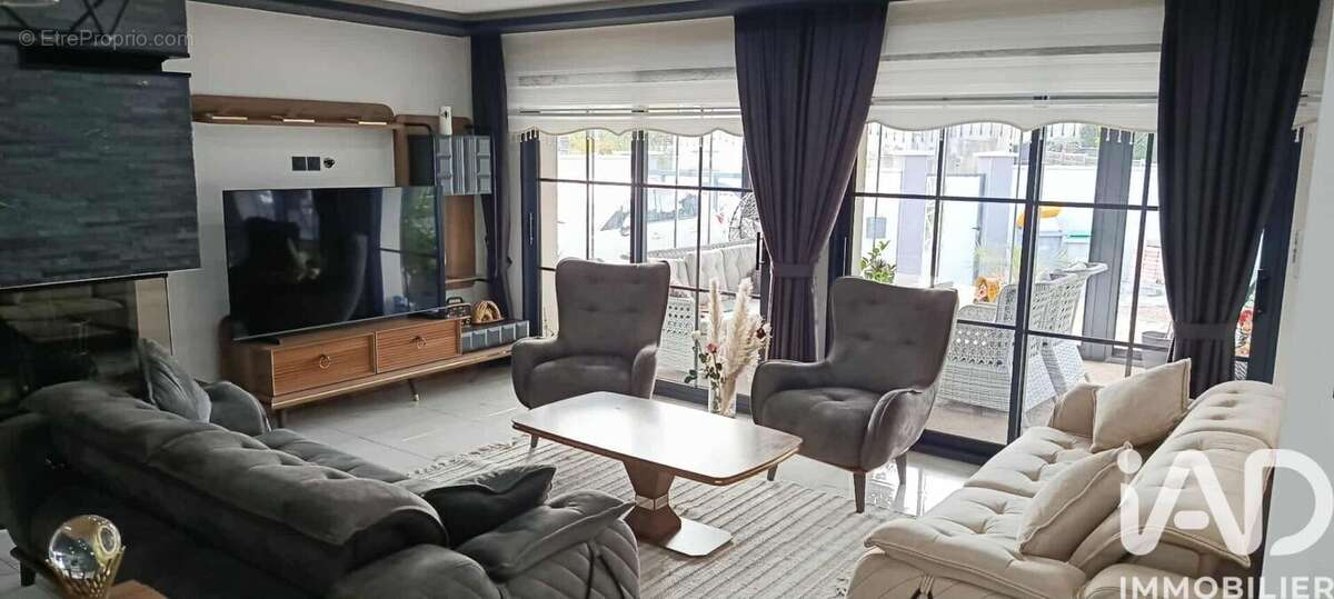 Photo 2 - Maison à SURY-LE-COMTAL