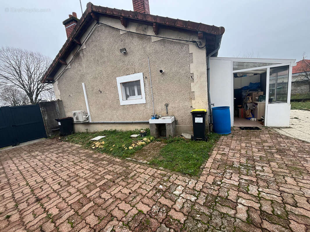 Maison à VARENNES-VAUZELLES