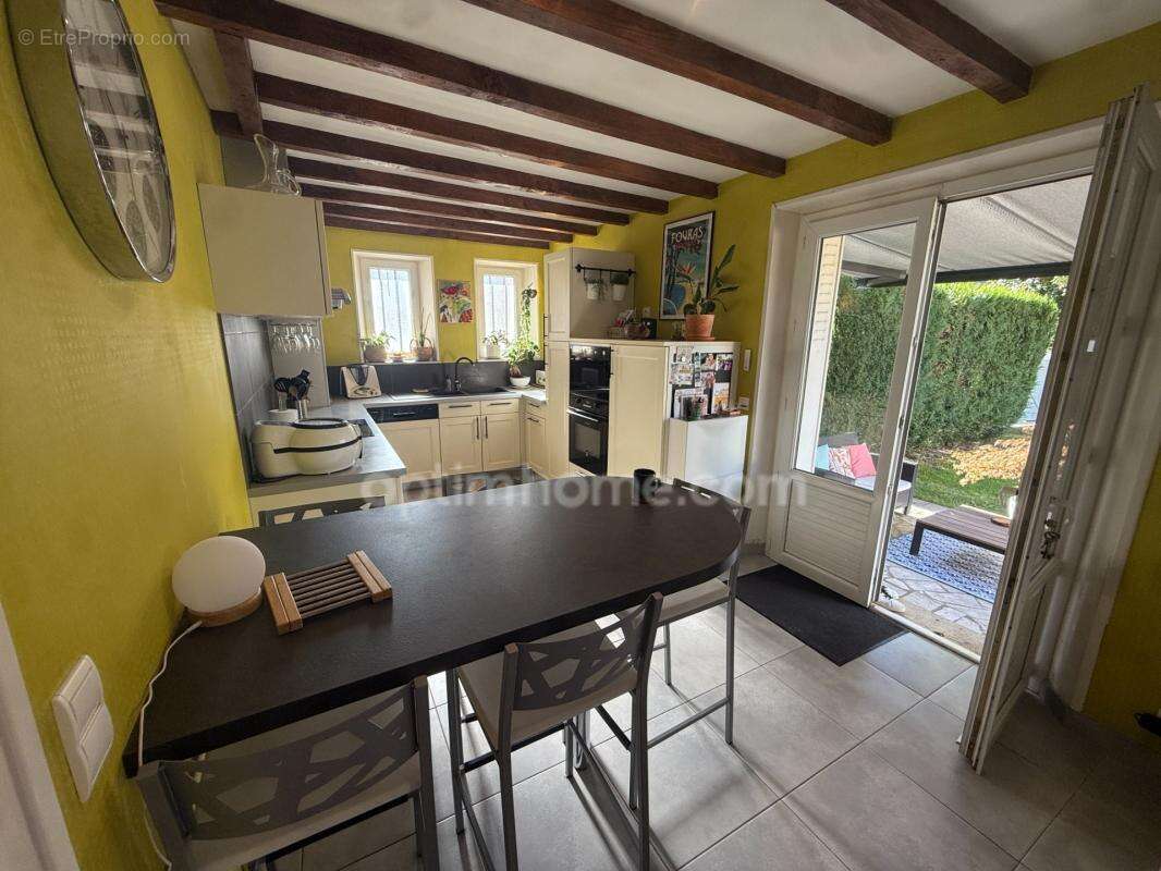 SAINT MAUR- Maison familiale 180m2 avec jardin clos, vie de plain-pied possible aucun travaux - photo 7