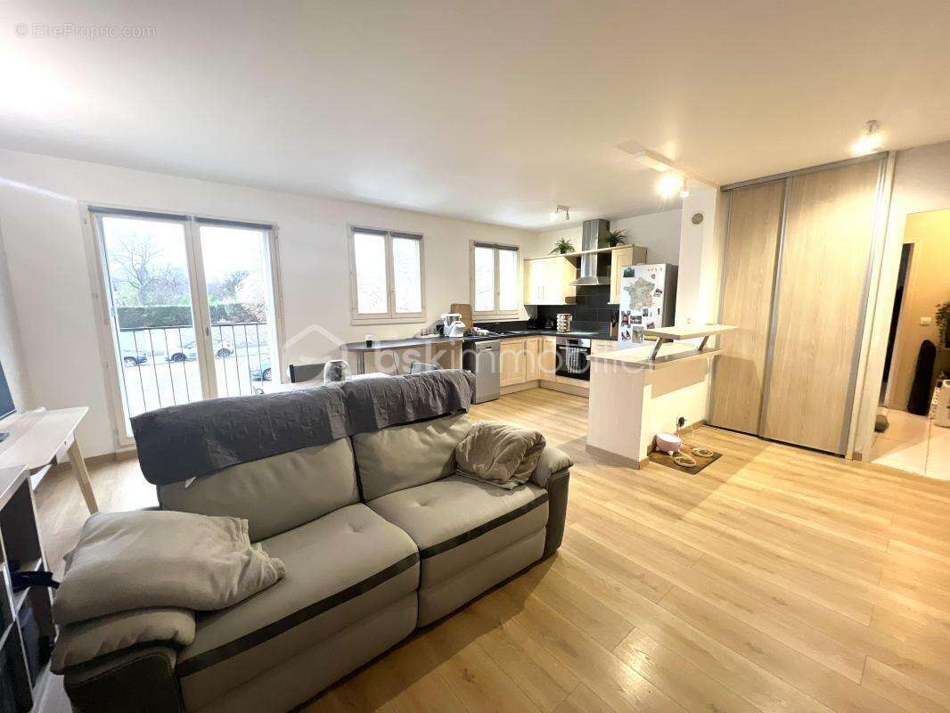 Appartement à LARDY