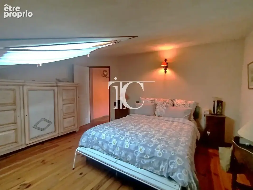 - exclusivite - maison de village renovee - 4 chambres - 5 minutes de toutes commodites - photo 11