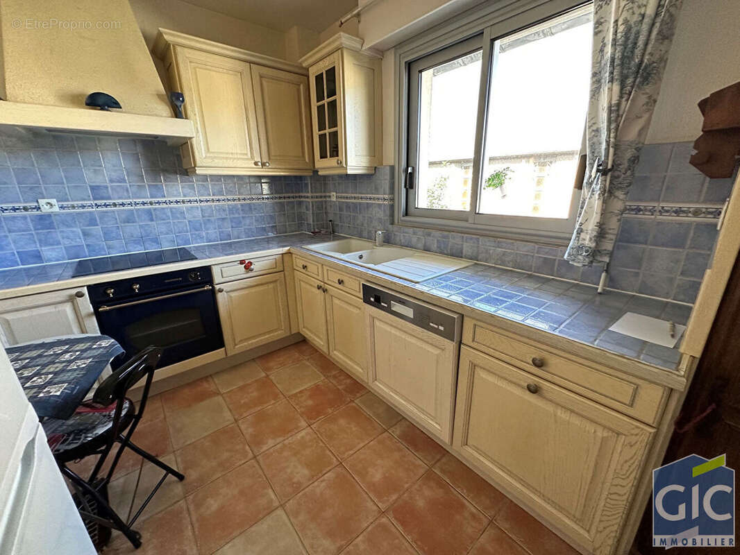 A vendre en exclusivite beau 4pp avec grand balcon secteur canada - photo 8