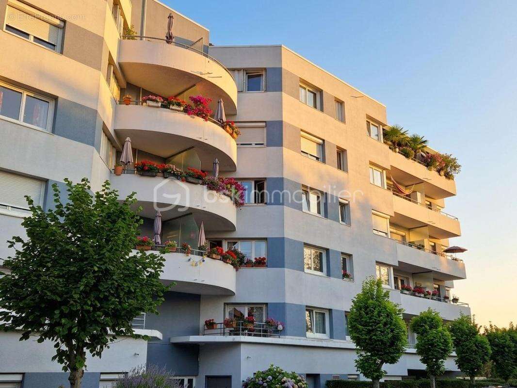 Appartement à DUGNY