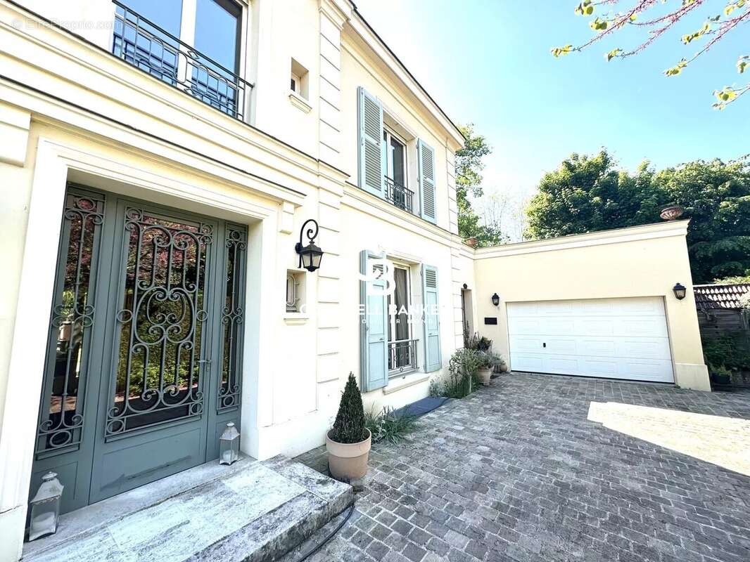 Maison à LE VESINET