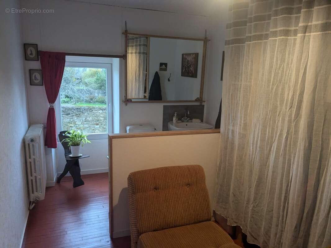 Ploerdut jolie maison en pierre sous ardoise de 94 m² environ 5 pieces 2 dependances terrain clos de 2686m² a batir - photo 11