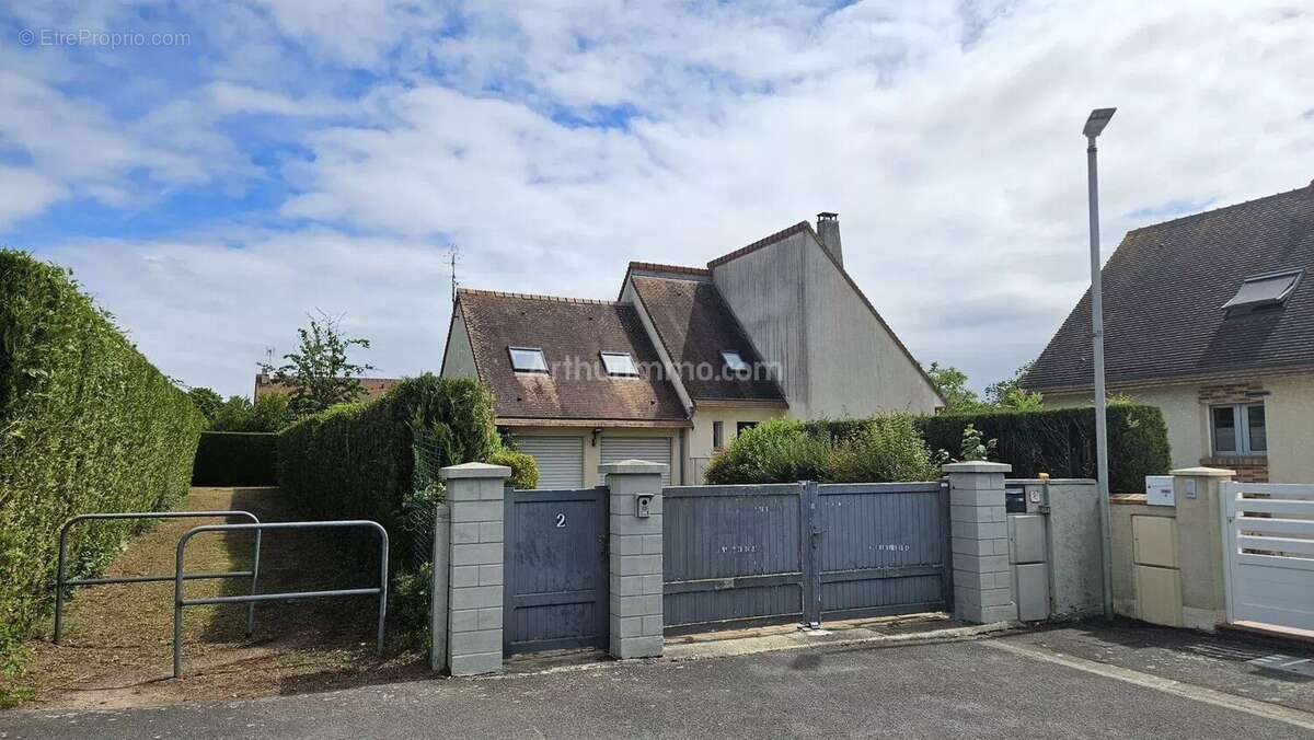 Maison à BENOUVILLE