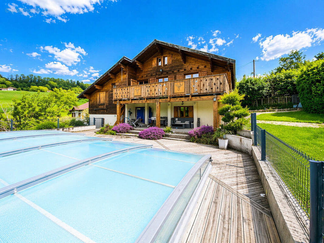 Maison à SAINT-SULPICE-DES-RIVOIRES