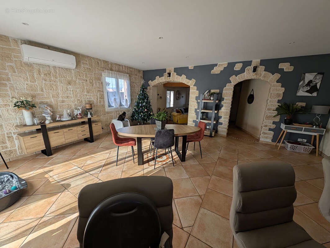 Maison à SAINT-MARCEL-LES-VALENCE