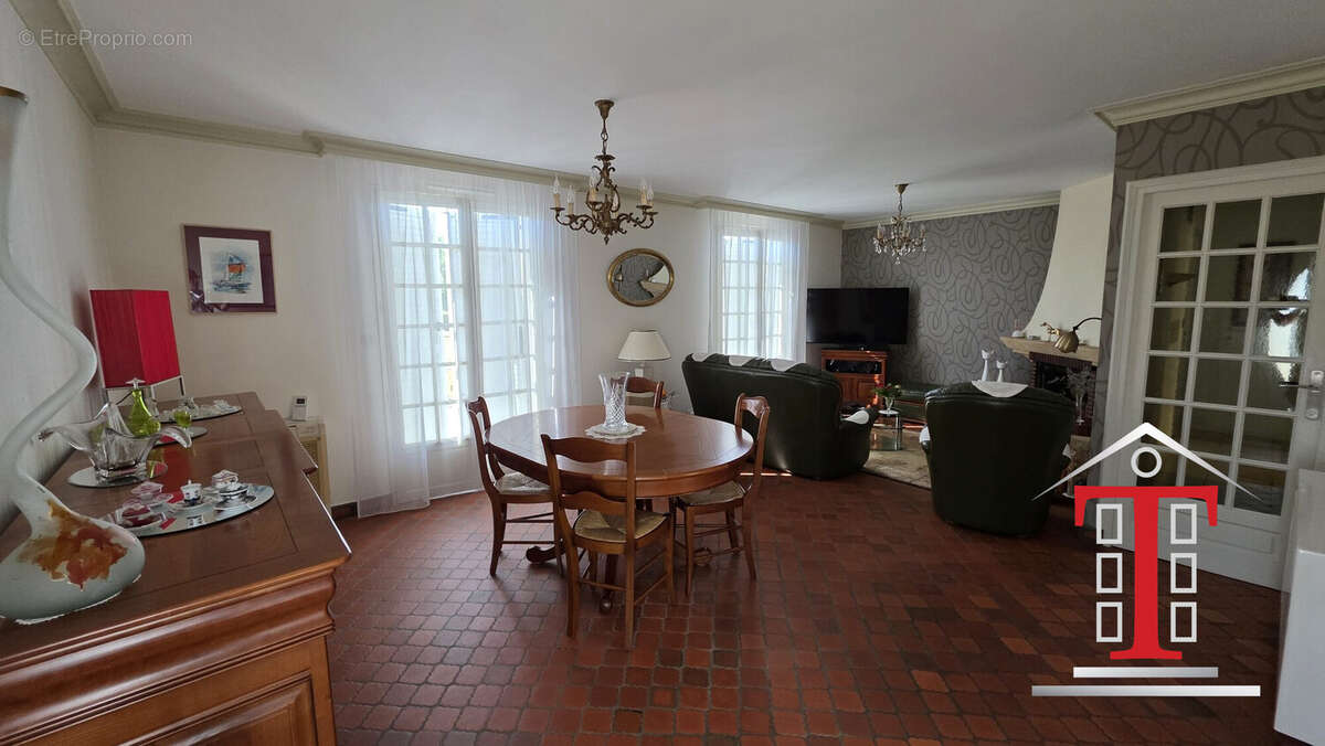 Maison à AVRILLE
