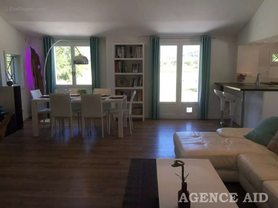 Maison à CUGES-LES-PINS