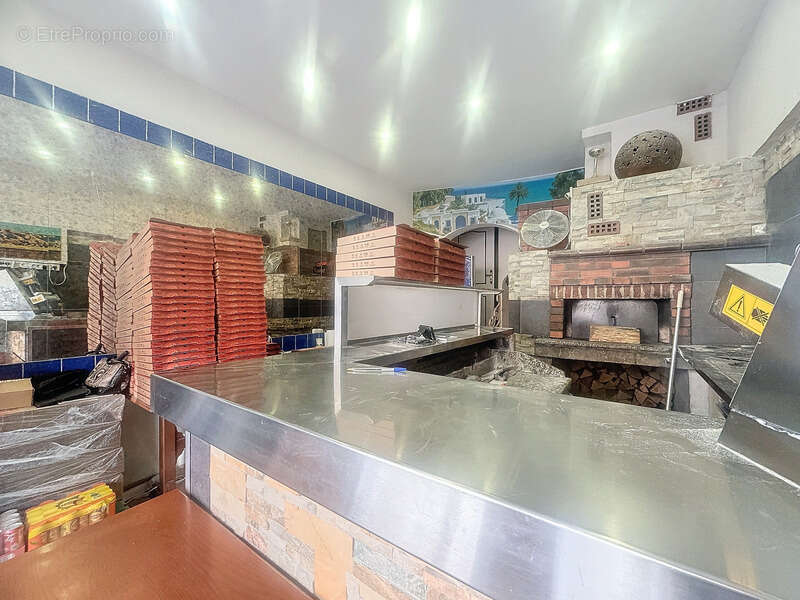 Pizzeria avec murs commerciaux à vendre – Ambilly, aux portes de Genève - photo 5