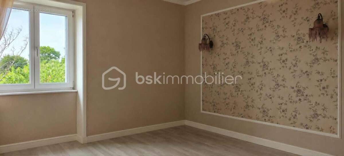 Maison en pierre de 150 m2 avec dépendances - photo 8