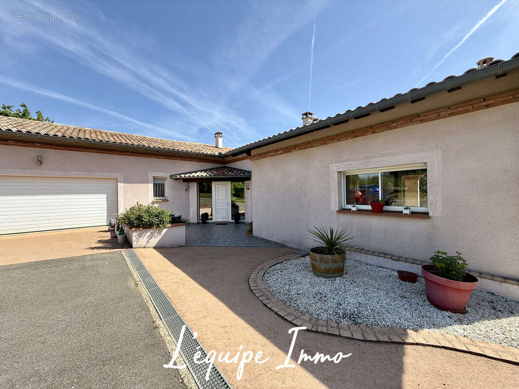 Maison à ENDOUFIELLE